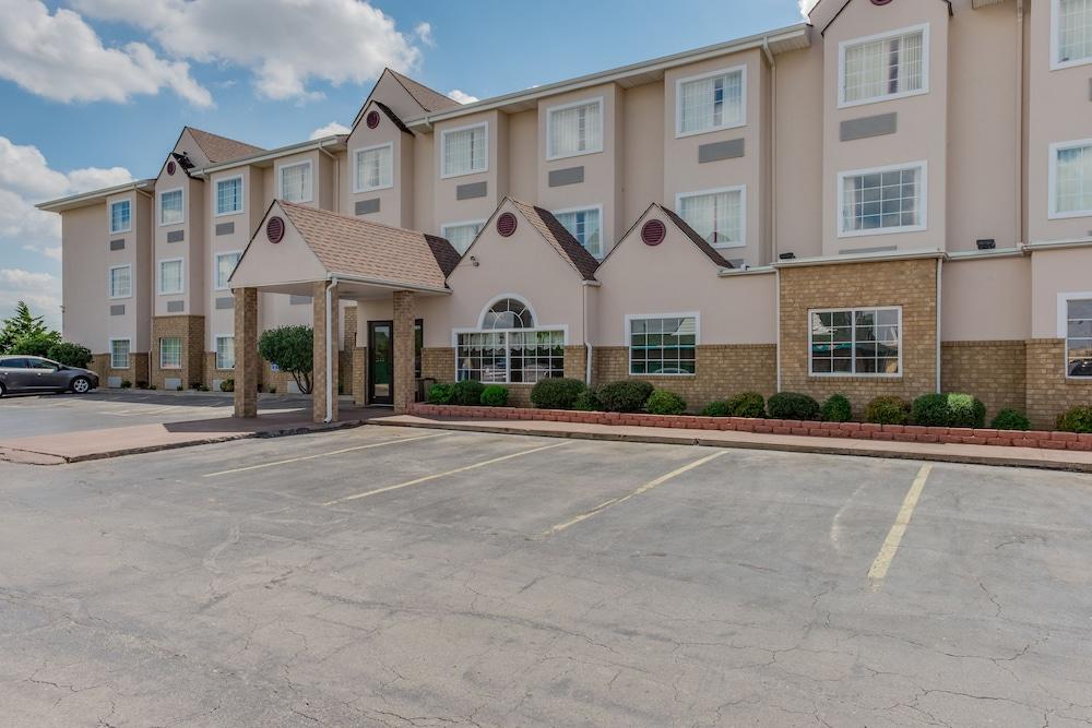 Microtel & By Wyndham Oklahoma Airport