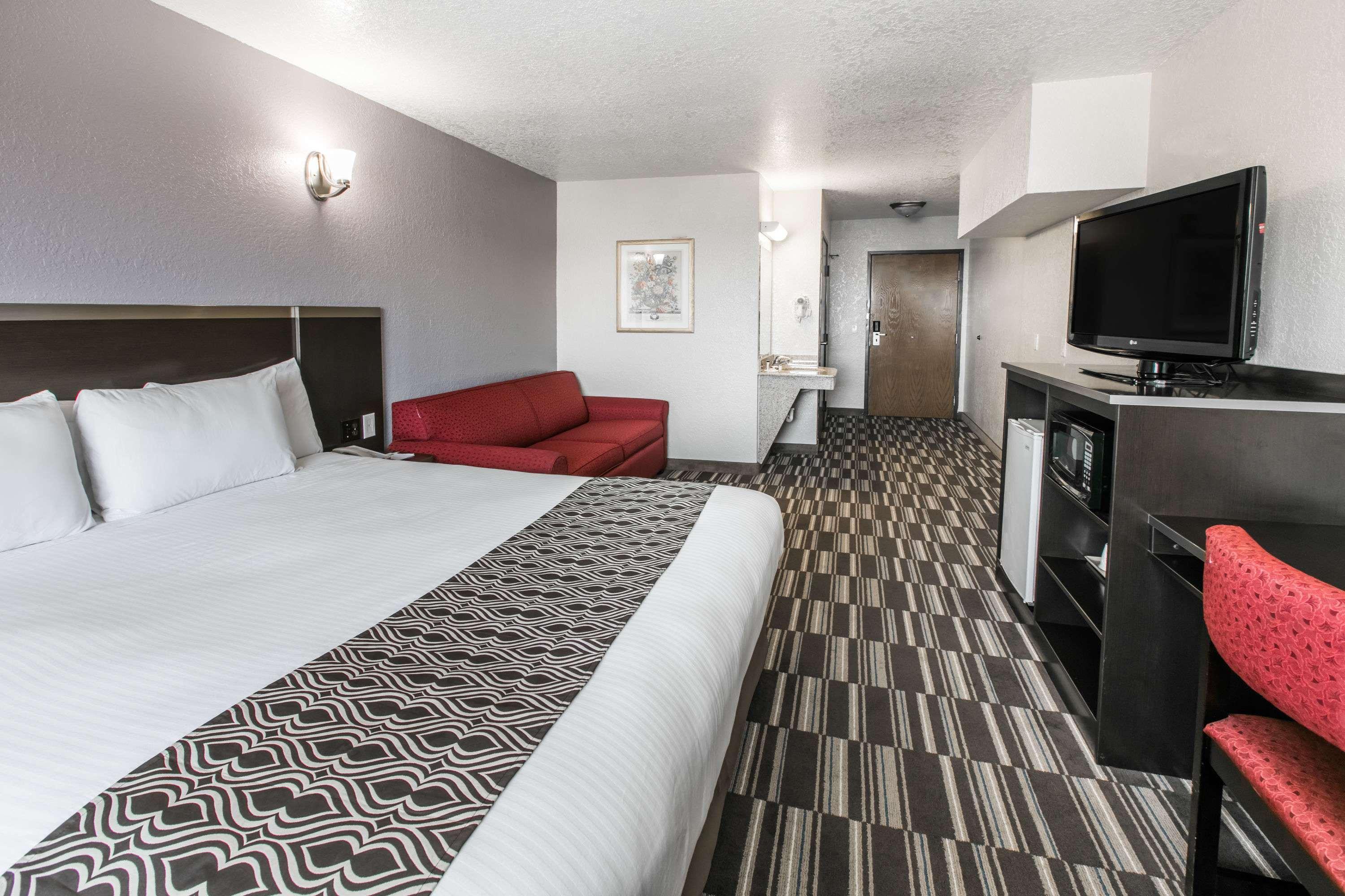 Microtel & By Wyndham Oklahoma Airport Bethany