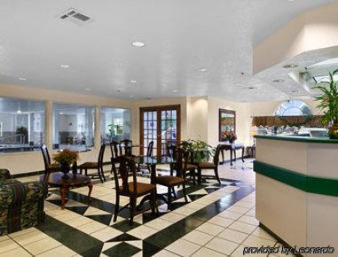 Microtel & By Wyndham Oklahoma Airport Hotel