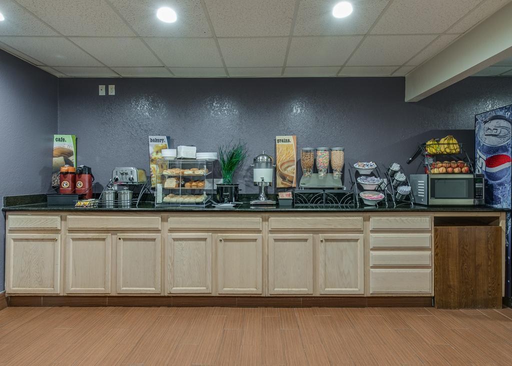Microtel & By Wyndham Oklahoma Airport Hotel 2*