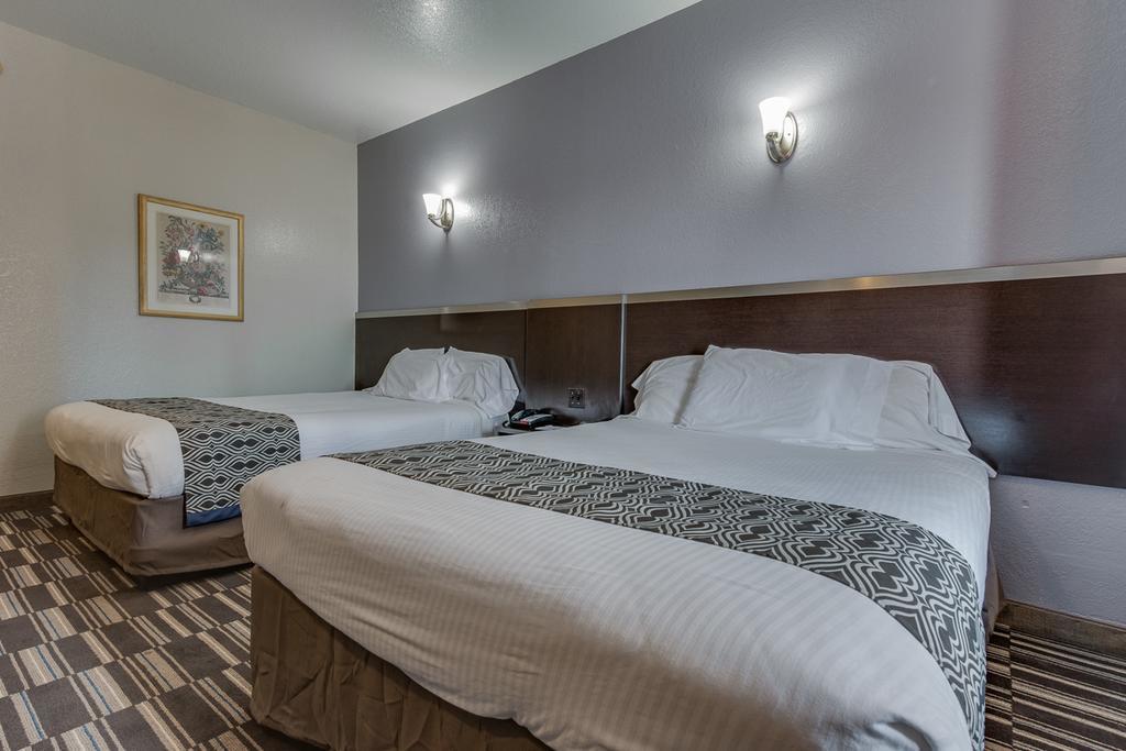 Microtel & By Wyndham Oklahoma Airport Bethany