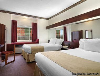 Microtel & By Wyndham Oklahoma Airport 2*
